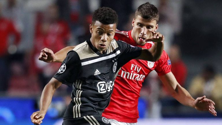 Gevlucht uit Oekraïne tekent Neres voor vijf jaar bij Schmidts Benfica