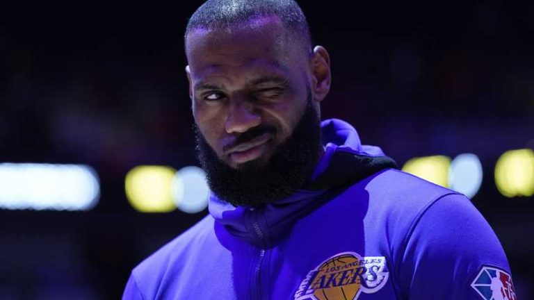 Kersvers miljardair LeBron James wil eigen NBA-team kopen