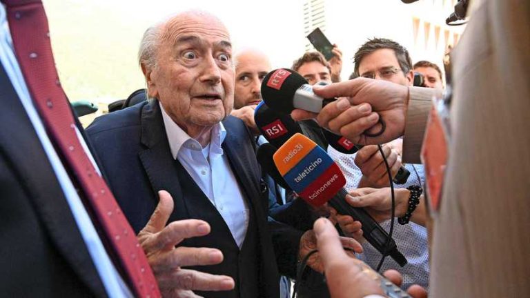 OM eist voorwaardelijke celstraf Blatter en Platini