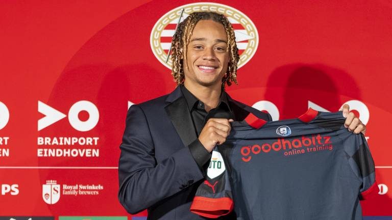 ‘Paris Saint-Germain heeft het aan zichzelf te wijten dat Simons PSV’er is’