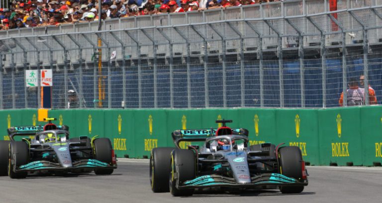 Rosberg waarschuwt Russell: ‘Hamilton haat het om van teamgenoot te verliezen’