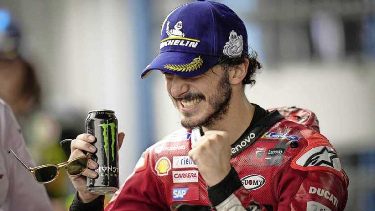 Dronken TT Assen-winnaar Bagnaia verliest macht over stuur op Ibiza