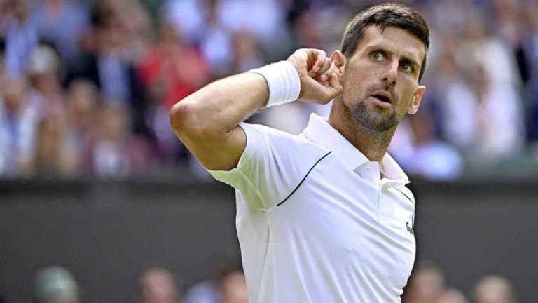 Titelverdediger Djokovic knokt zich in vijf sets langs Sinner op Wimbledon