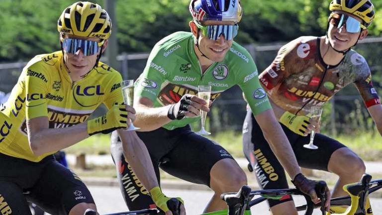 Uitslag en standen: Vingegaard eerste Deense Tour-winnaar sinds 1996