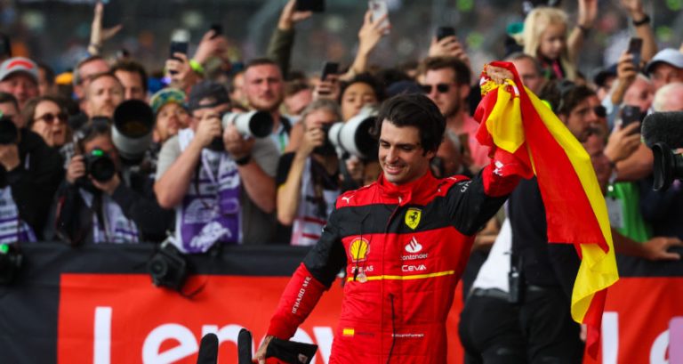 Sainz: ‘Voor Ferrari winnen op Silverstone in zo’n speciaal weekend, wat wil je nog meer?’