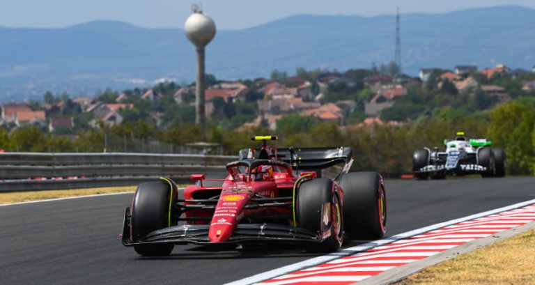 VT1: Sainz opent het bal voor Ferrari in Boedapest, Verstappen tweede