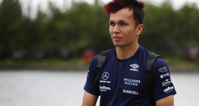 Albon kijkt uit naar updates: ‘Niet veel opgestoken van die 100 meter in Silverstone’