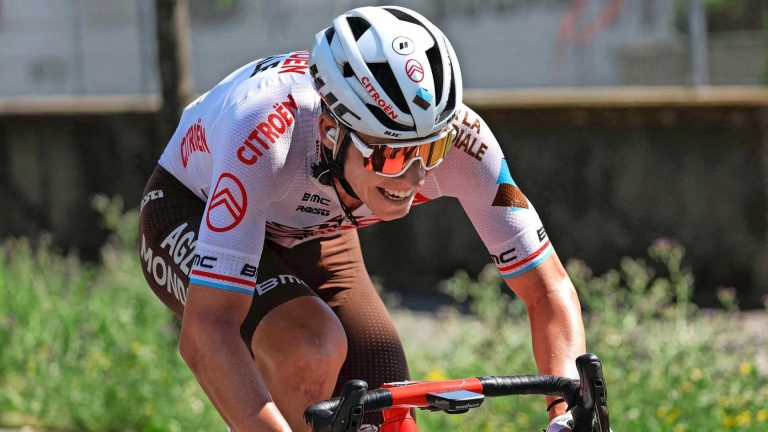 Bob Jungels rondt solo van 50 kilometer succesvol af in de Tour de France