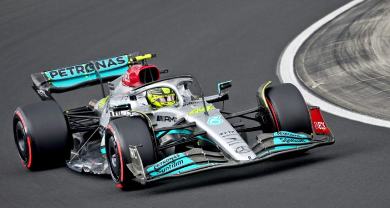DRS-probleem hindert Hamilton: ‘Had anders zeker een één-tweetje in gezeten’
