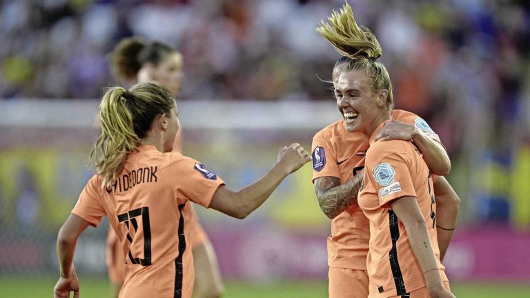 Oranje Leeuwinnen starten EK met veel pech en gelijkspel