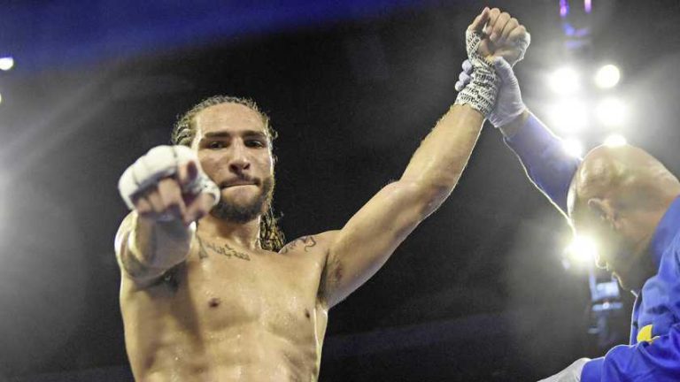 ’Onverslaanbare’ kleinzoon Muhammad Ali wint na fraaie knock-out