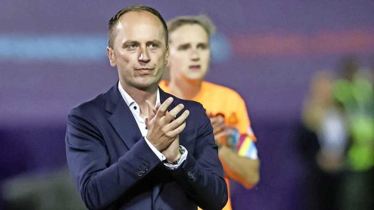 KNVB ontslaat bondscoach Mark Parsons na tegenvallend EK