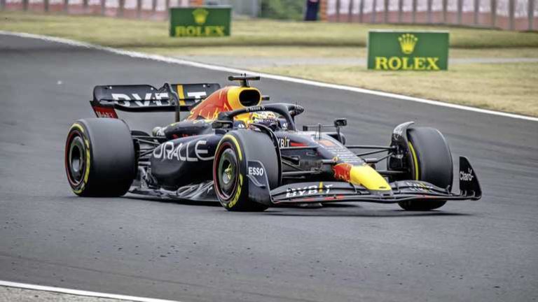 Max Verstappen kijkt uit naar herstart: ’Het kriebelt weer’