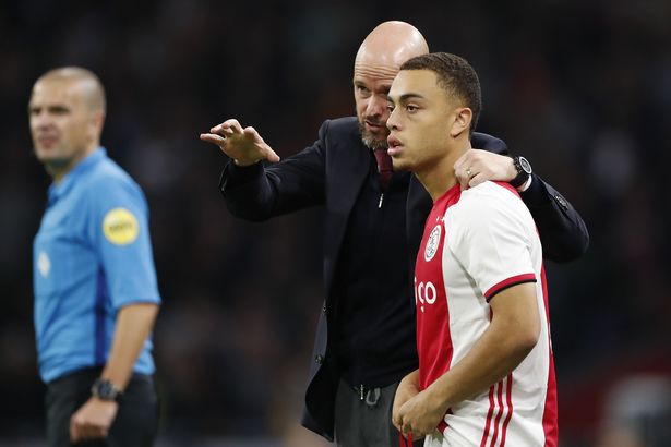 Circus Antony draait door, Dumfries, Dest en Krul ook op de United-radar