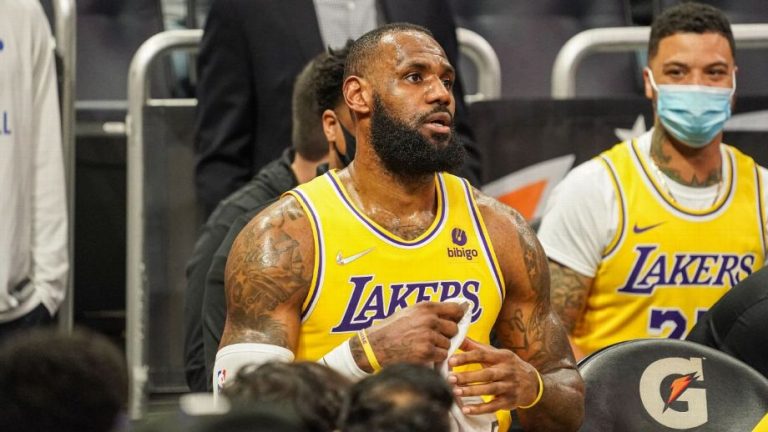 Contractverlenging LeBron James maakt samenspelen met zoon mogelijk