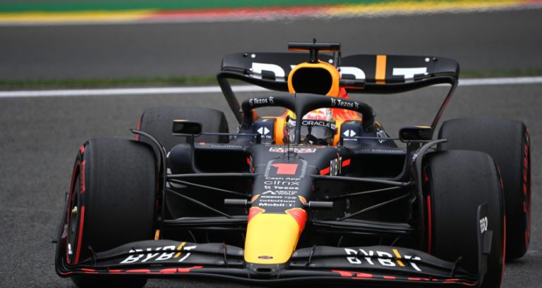Verstappen oppermachtig in kwalificatie voor Belgische GP al start Sainz van pole