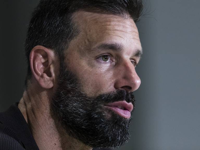 Van Nistelrooij na mislopen Champions League: ‘Begin bij jezelf, praat over jezelf’