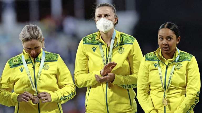 Corona-ophef na cricketwedstrijd: ’Djokovic mag Australië niet in, maar dit mag wel?’
