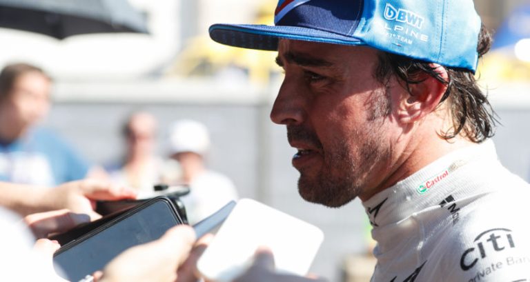 Alpine wist niets van vertrek Alonso: ‘Leek er nog op dat hij zou blijven’