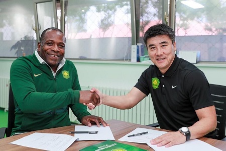 Menzo na vertrek als bondscoach Suriname weer aan de slag als clubtrainer