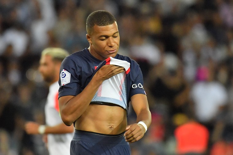Steun voor Mbappé na merkwaardige actie: ‘Hij heeft niets meer te bewijzen’