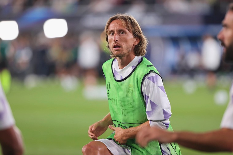 Modric tovert bij glansrijke zege Real Madrid