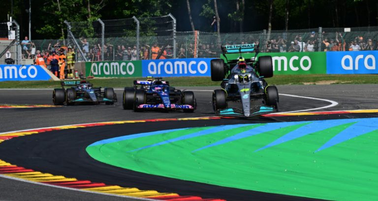 Hamilton kreeg op Spa klap van 45G te verduren na incident met Alonso