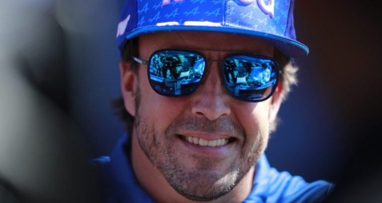 Excuses Alonso aan Hamilton: ‘Maar sta niet achter uitzenden radioboodschappen’