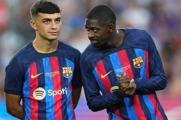 Xavi vergelijkt opgeleefde Dembélé met oud-ploeggenoot: ‘Zo scherp als een mes’