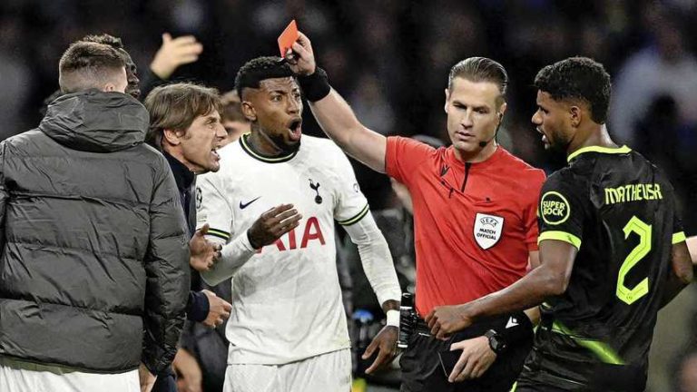 Tottenham-coach Conte woest op video-scheidsrechter Van Boekel