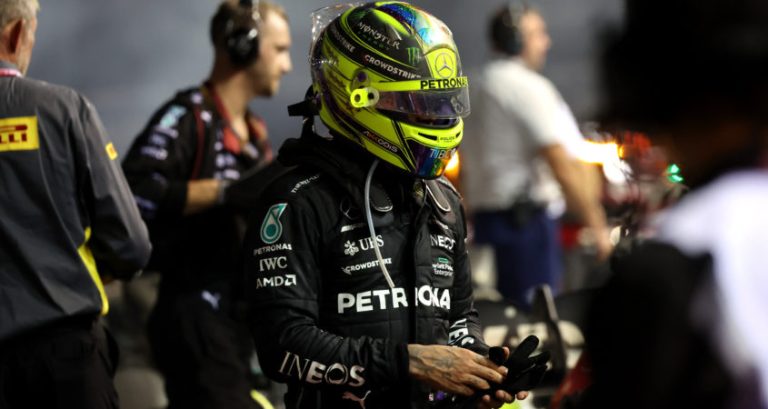 Hamilton baalt van fout: ‘Maar ik ga mezelf er niet voor straffen’