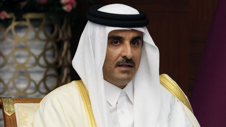 Qatarese emir woedend over ’ongekende kritiek’ op WK: ’Sprake van laster!’