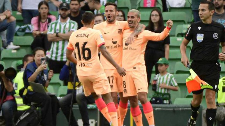 Atlético wint dankzij treffers Griezmann bij Real Betis