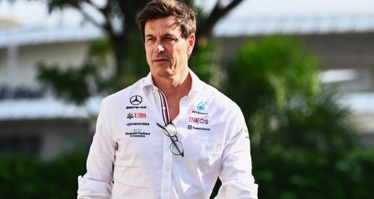 Wolff wil ‘gepaste straf’ voor Red Bull: ‘Maar titel 2021 staat niet ter discussie’