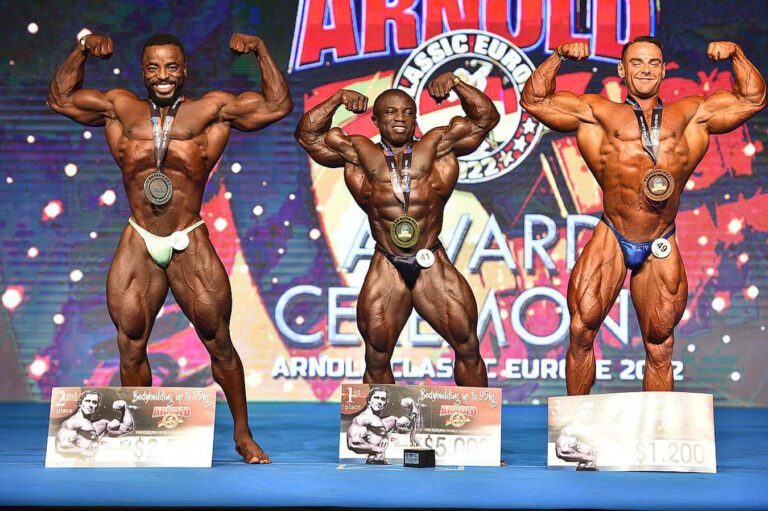 De andere kant van bodybuilder Soepe Koese