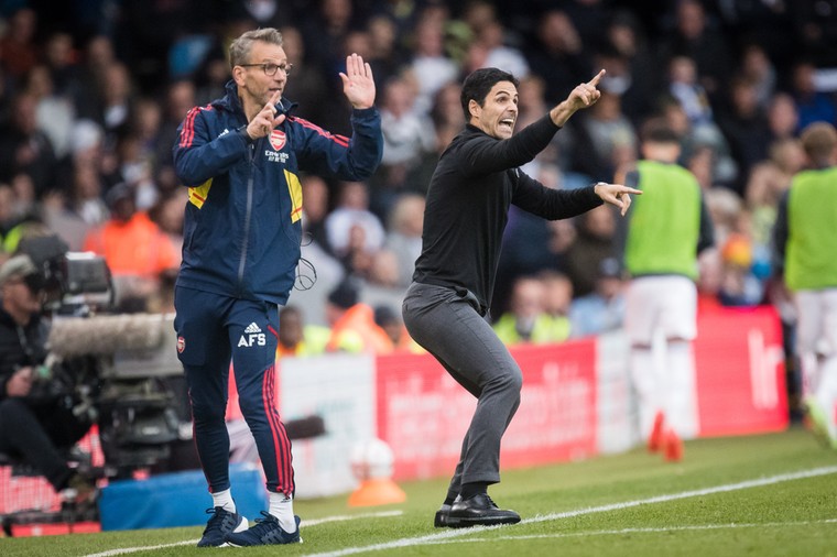 Dit was het VAR-advies bij omstreden goal van Newcastle: ‘Ook al lijkt de bal uit’
