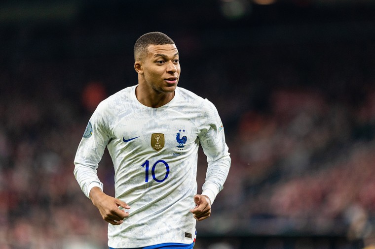 WK-winnaar na vertrekwens Mbappé: ‘Word eens volwassen’