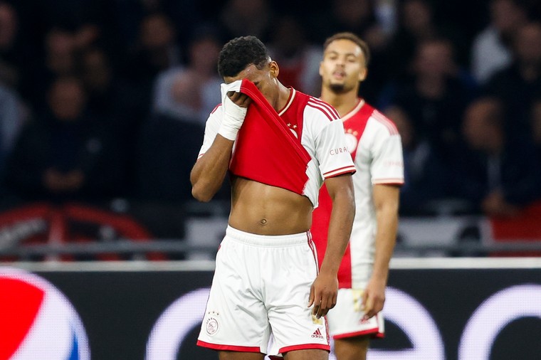 Napoli bezorgt onthutsend zwak Ajax historische nederlaag