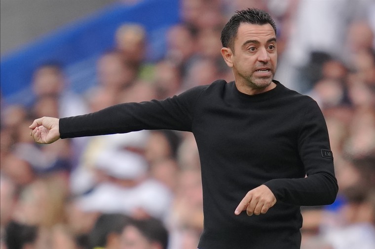 Xavi voelt de druk bij Barcelona en bespreekt ‘beste positie’ Frenkie de Jong