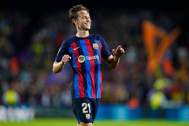 Staande ovatie voor De Jong en Lewandowski-show bij Barça