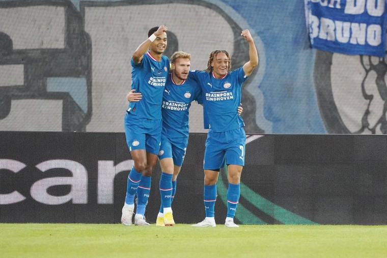 Gakpo schittert ook in Europa en evenaart Haaland