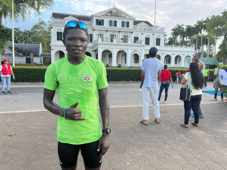 Janiek Pomba prolongeert South American 10K