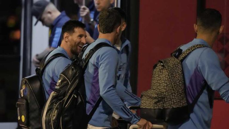 Lionel Messi & co met 900 kilo vlees geland in Qatar