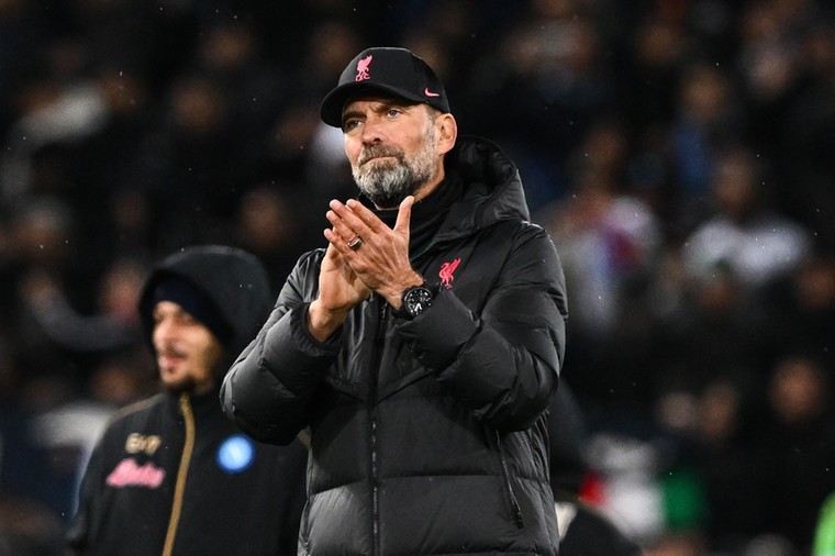 Klopp prijst reactie Liverpool: ‘Vijftien punten is waanzinnig’