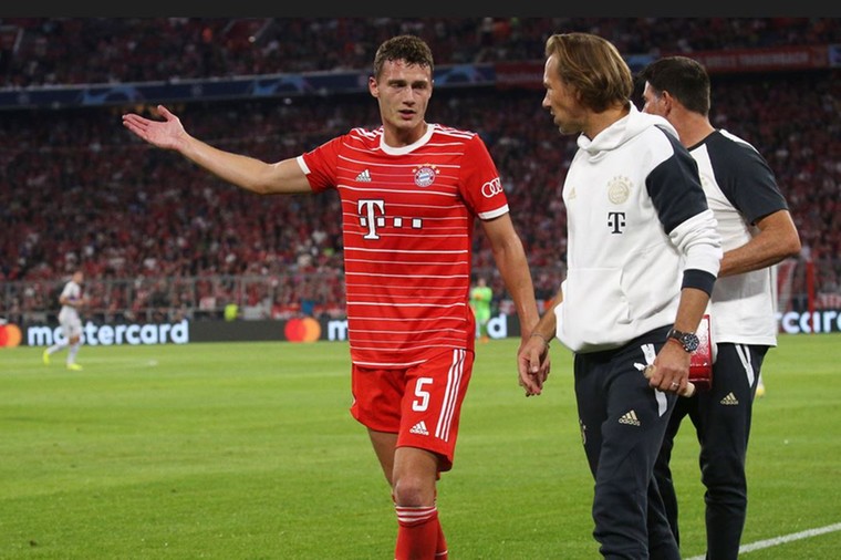 Pavard geïrriteerd door opmars Mazraoui: Fransman beent boos weg