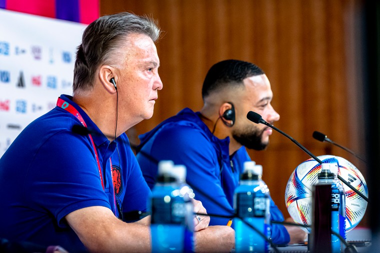 Van Gaal: ‘Ik steek wat op van de adviezen van Schweinsteiger’