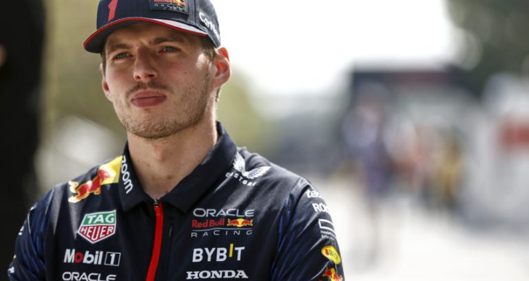 Max Verstappen door maagklachten dag later in Jeddah, deelname vooralsnog niet in gevaar