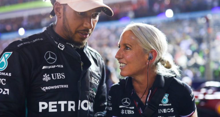 Hamilton kondigt vertrek fysiotherapeut aan: ‘Bedankt voor alles Ang’