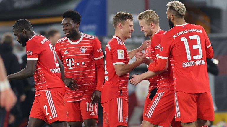 Bayern München herovert koppositie dankzij fraaie afstandsknal van De Ligt