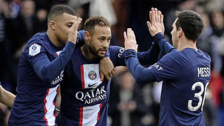 Dít zijn de monsterlijke maandsalarissen van de sterren van Paris Saint-Germain